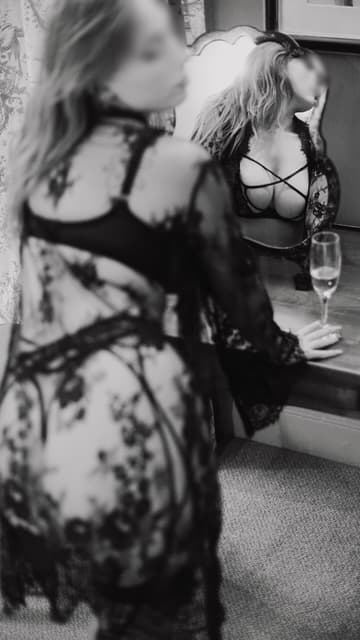 Ivy Deluxe gallery 15